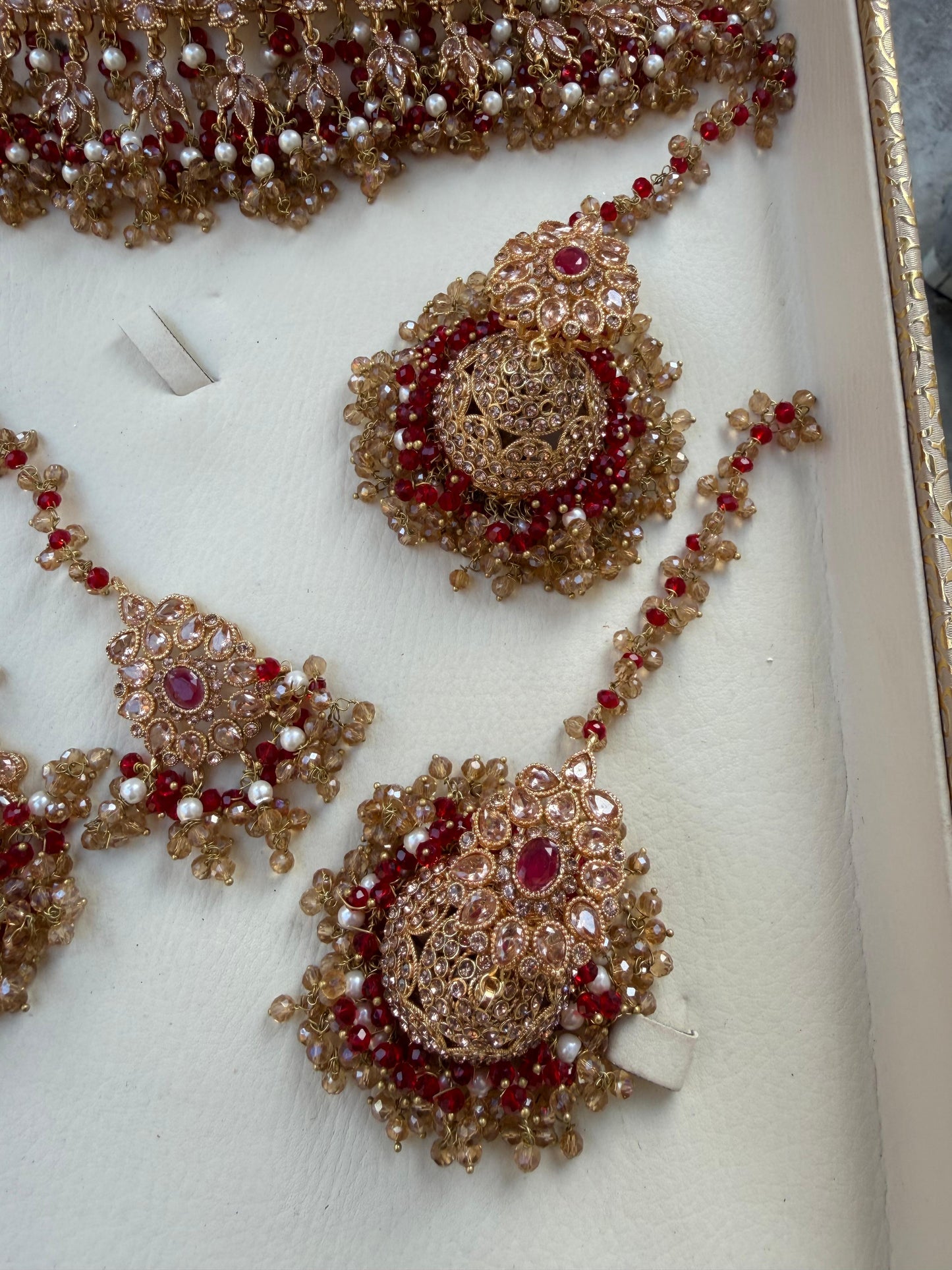 Red & champagne Bridal Jewellery Set.