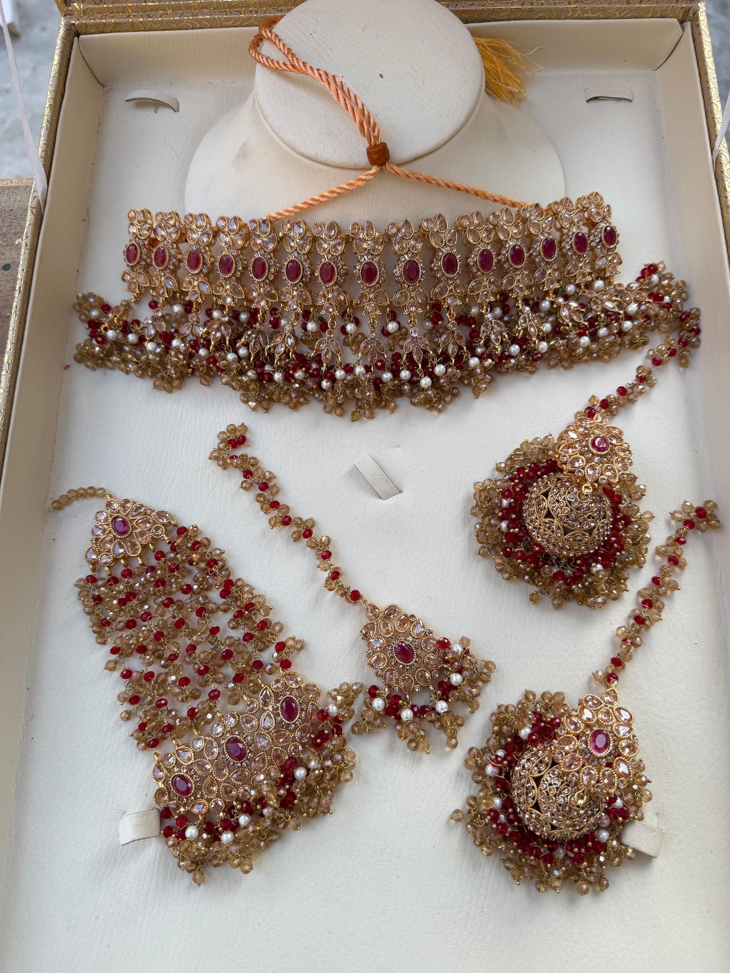Red & champagne Bridal Jewellery Set.